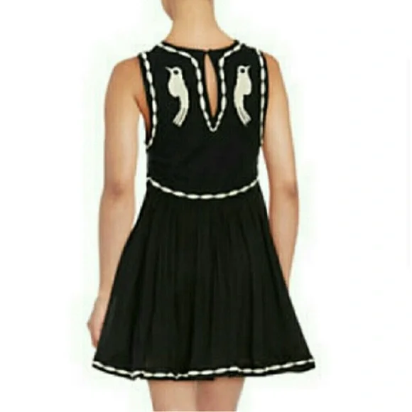 NWT FREE PEOPLE “birds of a feather” black and white embroidered mini dress SZ 6 - Picture 2 of 9